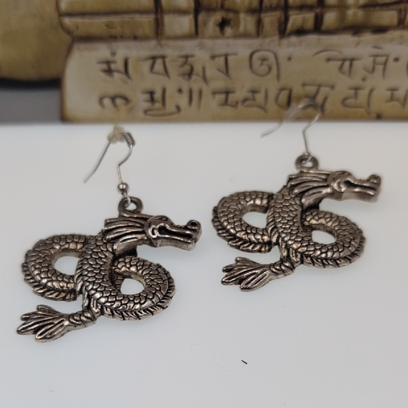Silvertone Dragon Earrings - Picture 1 of 3